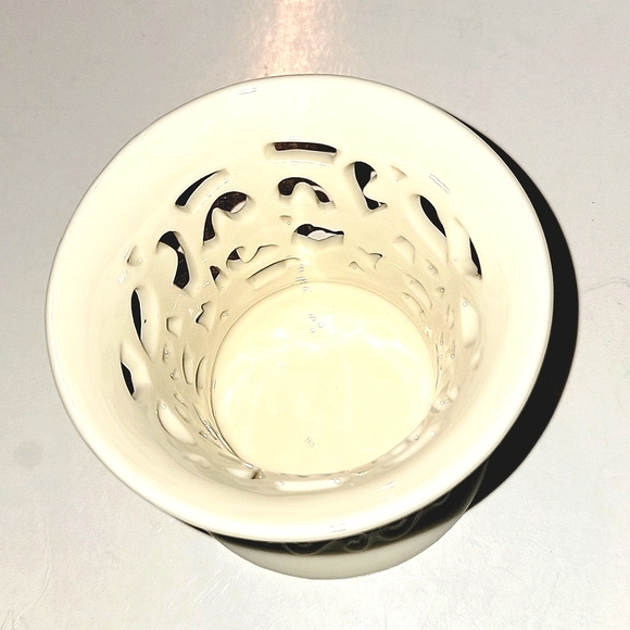 ETERNITY BY SKYE McGHIE CANDLE HOLDER IN IVORY PORCELAIN - Picture 2 of 5